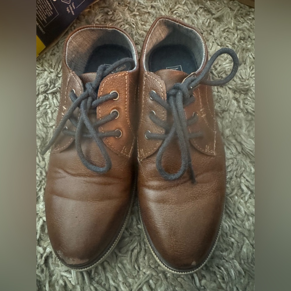 Boys Max + Jake  Brown Leather Shoes size 2m used condition